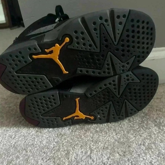 Air Jordan Retro 7 Black and Grey Sneakers - Picture 5 of 6